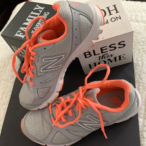 New Balance Shoes - New Balance - S-7 /$22